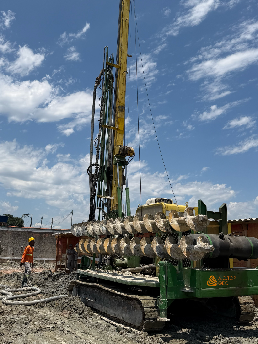Execução de Estaca Hélice Contínua — ACTOP GEO